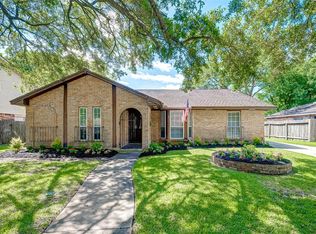 12315 Whittington Dr, Houston, TX 77077