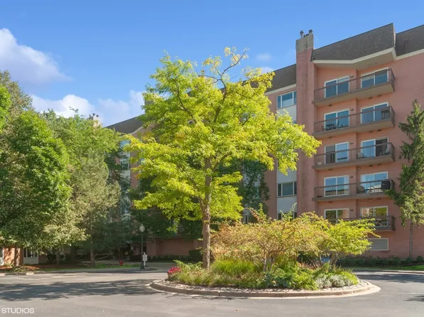 209 Rivershire Ln APT 602, Lincolnshire, IL 60069