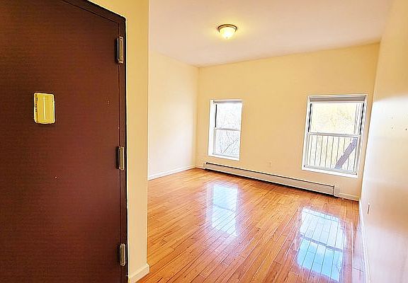 3rd image of 322 E 4th St APT 2F