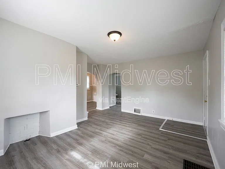 1415 W Pruitt St — Photo 5