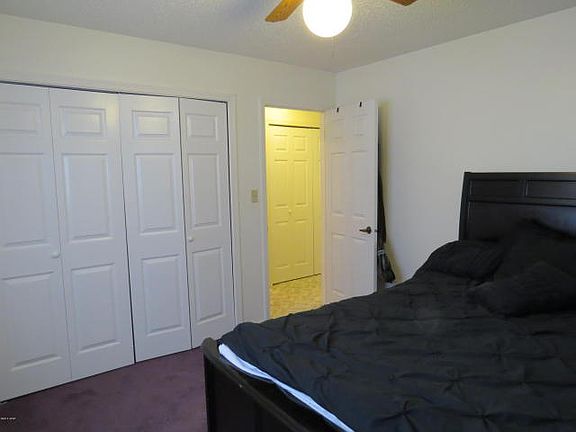 3rd image of 5104 Oakwood Ct