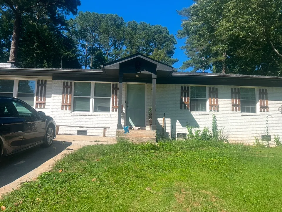 N Hampton Dr