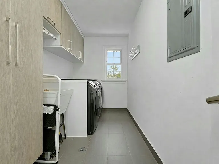 41 Fairview Ave — Photo 6