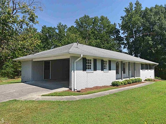 2nd image of 2928 Sandra Dr