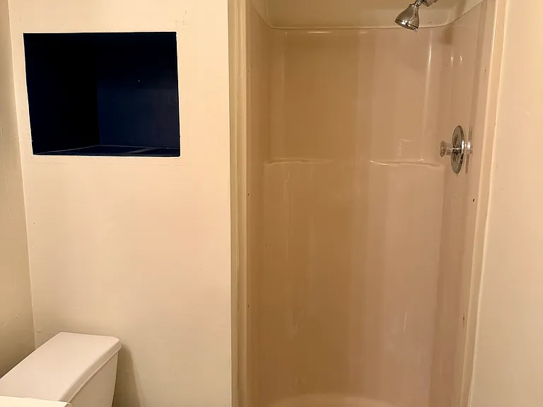 255 W Walnut St #2 — Photo 7