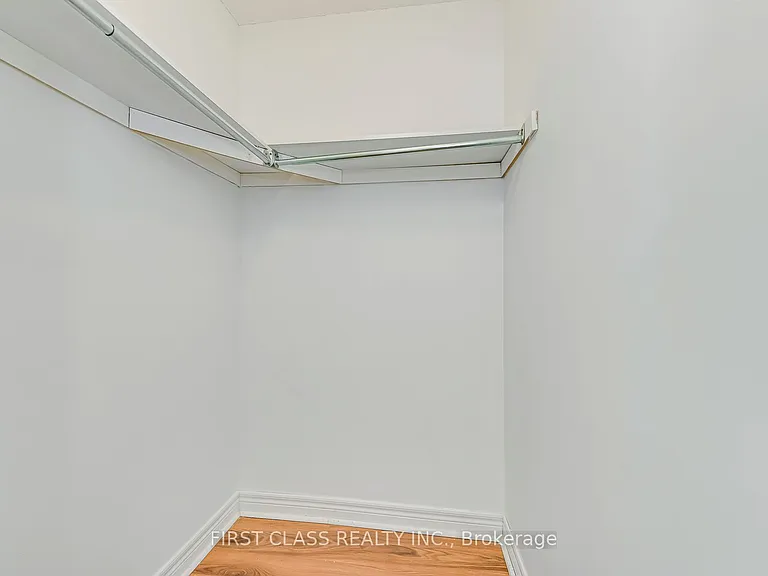 1128 Dundas St W #25 — Photo 29