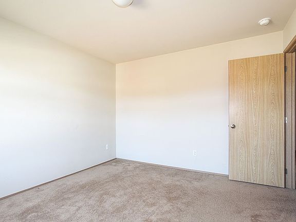 5th image of 9437 184th St E