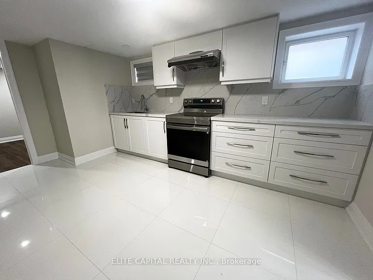 218 Chartland Blvd S — Photo 8