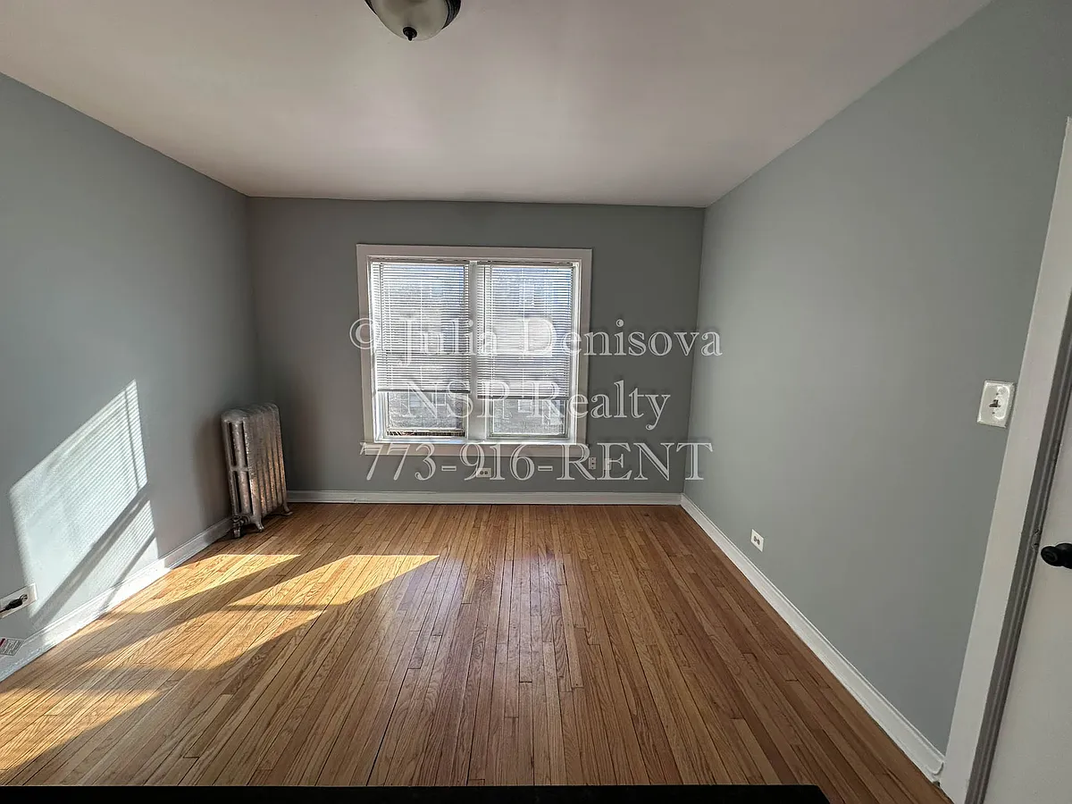 Building Photo - 5668 N Ridge Ave #3D