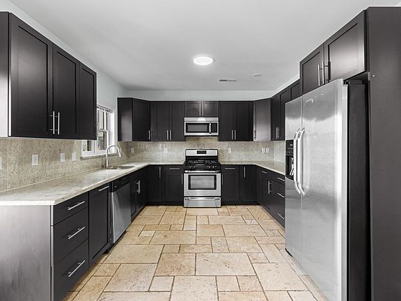 3rd image of 443-2 Whiton St