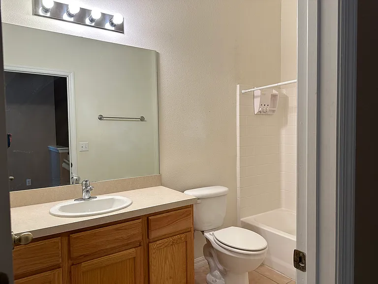 2nd Floor Full Bath