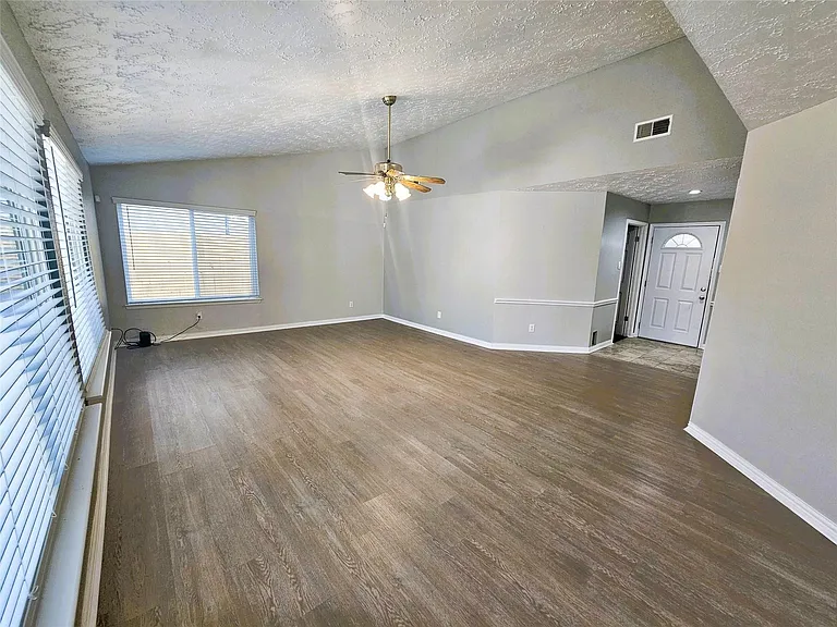 23915 Tayloe House Ln — Photo 4