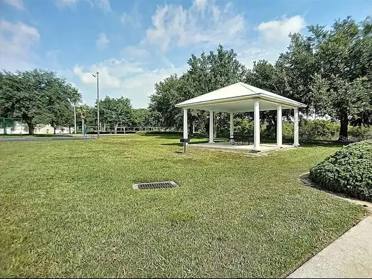 470 Lake Shore Pkwy — Photo 32