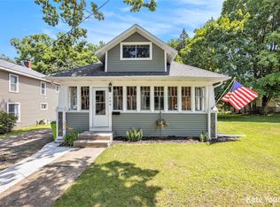 108 S Cross St, Greenville, MI 48838