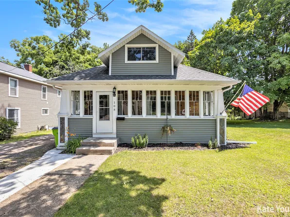 108 S Cross St, Greenville, MI 48838
