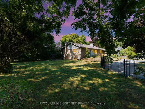 122 Selgrove Cres, Oakville, ON L6L 1L3