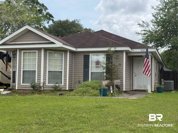 8727 Terrell Ct S, Mobile, AL 36695