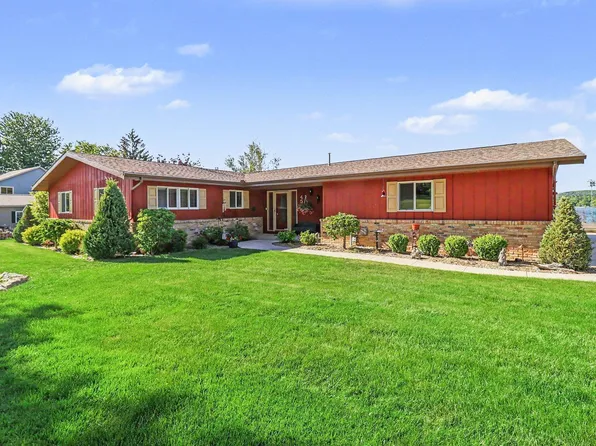 4554 Crescent Beach Rd, Onekama, MI 49675