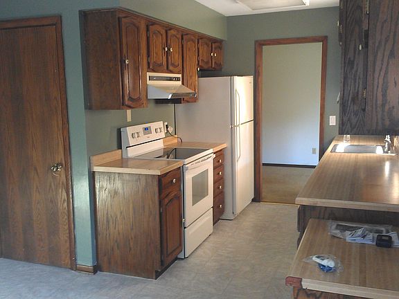 Updated kitchen & appliances