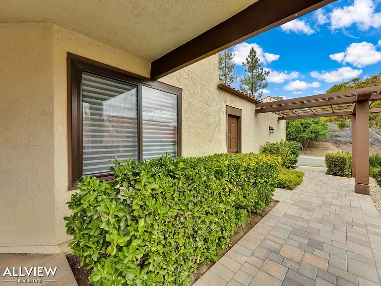 17547 Devereux Rd — Photo 45