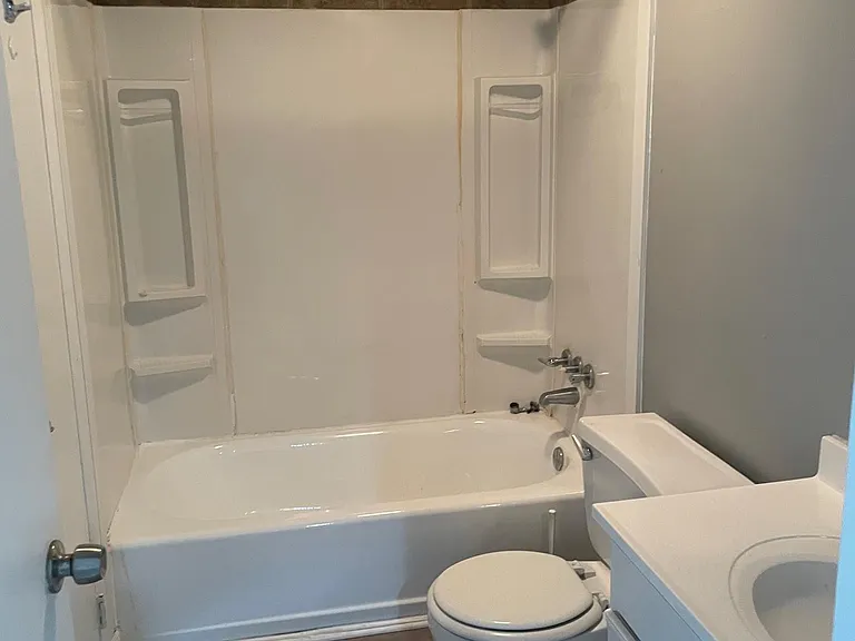17072 Kingsbrooke Dr — Photo 13
