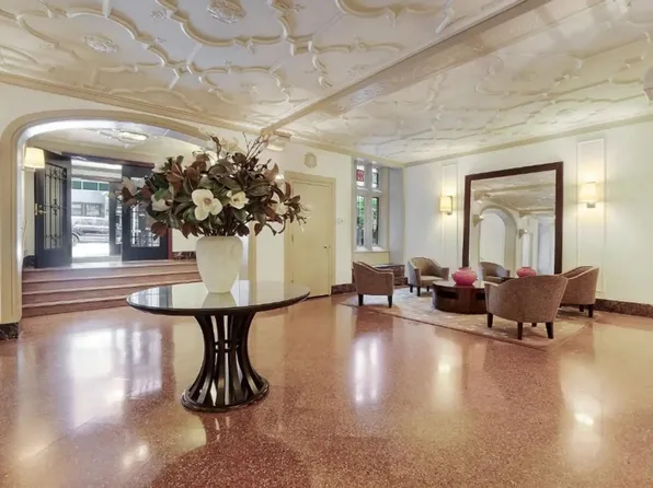 333 East 53rd Street image 12 of 17