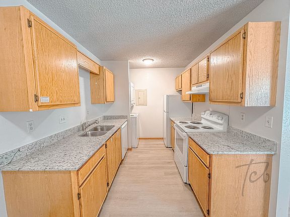 4th image of 848 N Storer Ave APT 8
