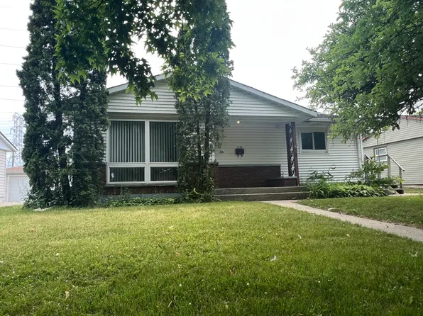 1705 W Greenwood Ave, Waukegan, IL 60087