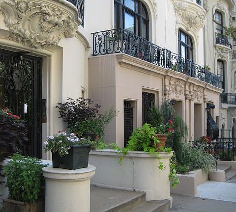 3rd image of 302 W 105th St APT B