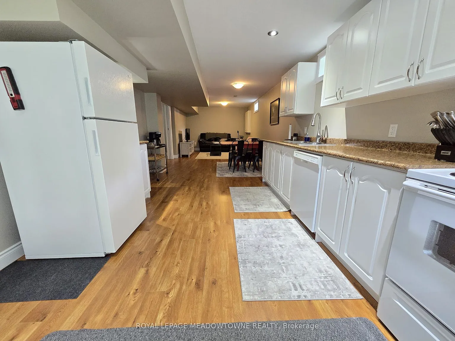 2 bed, $2,200 — Photo 4
