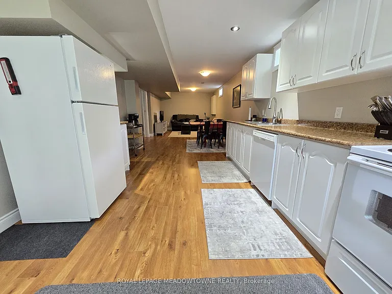 154 Maple St #BASEMENT — Photo 3