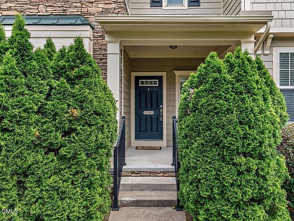 3rd image of 107 Haybarn Ct