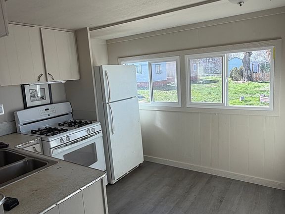 4th image of 57 NE McMurtrey Rd