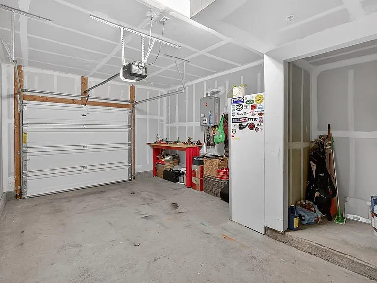 2648 3rd St — Photo 30