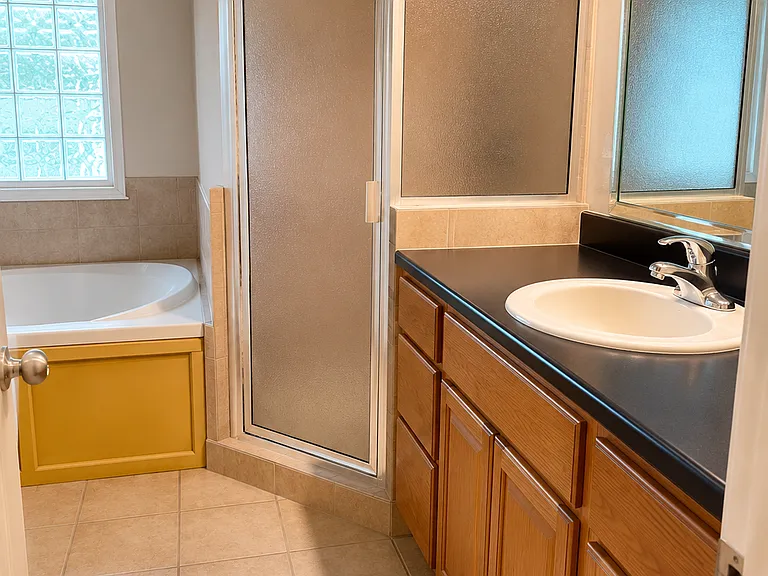117 Desoto Center Dr — Photo 4