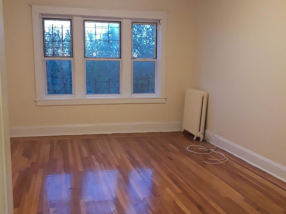 1st image of 11 Caryl Ave