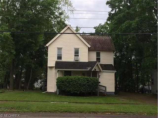1166 Woodland St NE photo 1