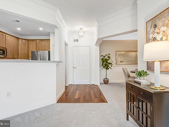 3rd image of 2901 Saintsbury Plz APT 404