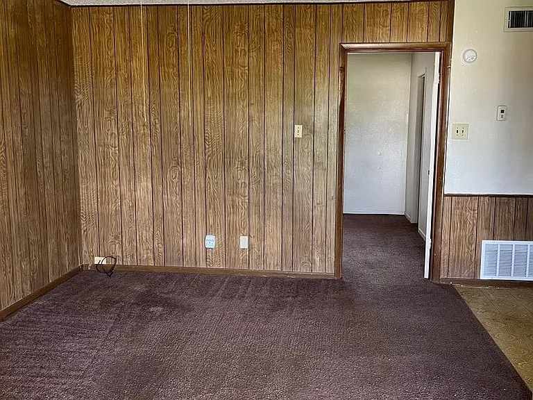 2902 Lake Rd — Photo 2