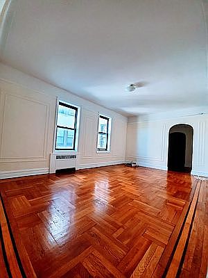 4th image of 2710 Newtown Ave APT 5D