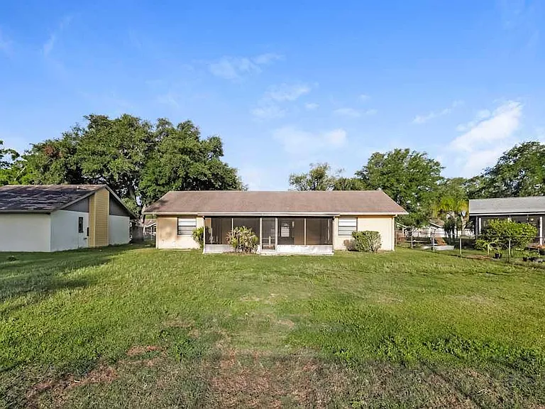 1722 Lake Crest Ave — Photo 10