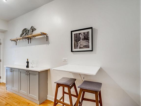 5th image of 5231 N Winthrop Ave APT 1N