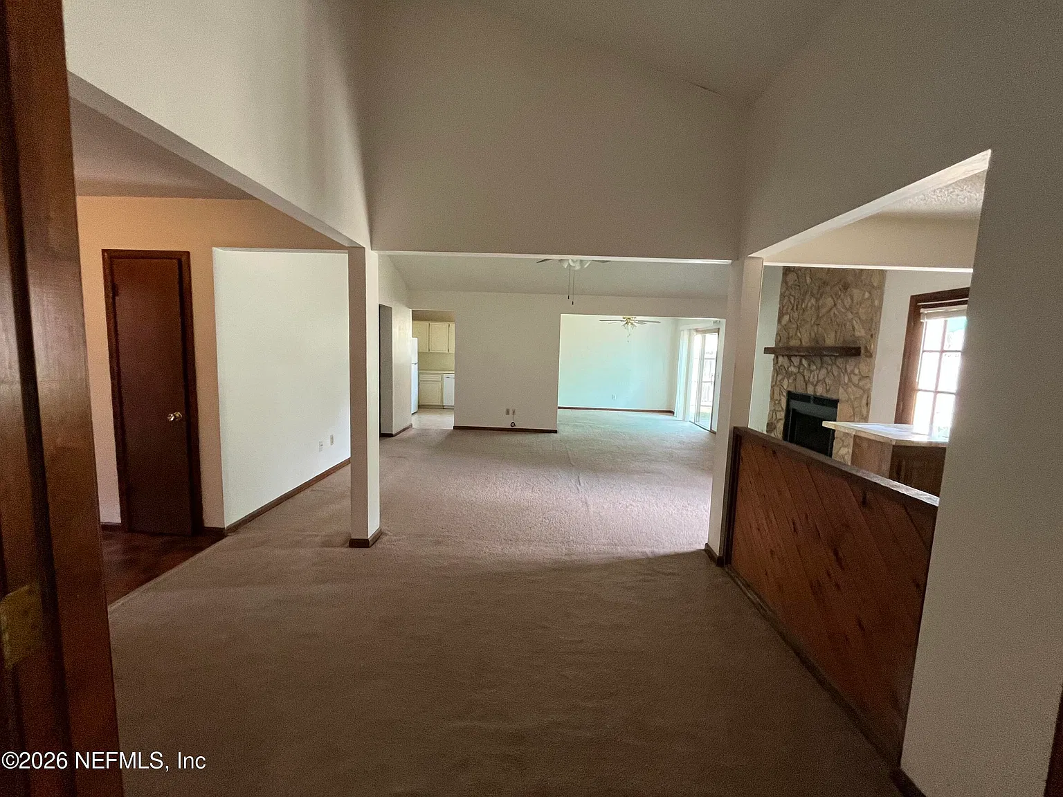 3 bed, 2.0 bath, 1762 sqft, $1,995 — Photo 4