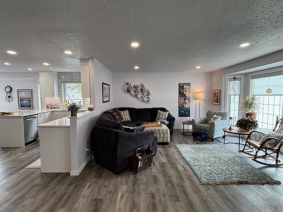 4th image of 5307 SW 40a St