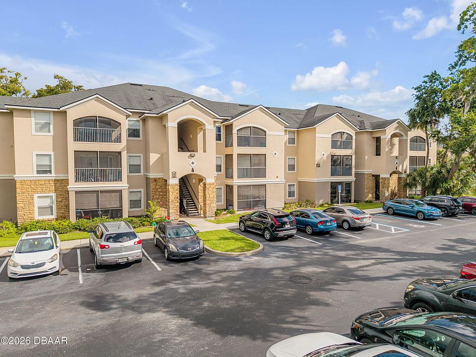 1st image of 940 Village Trl Unit 4-306