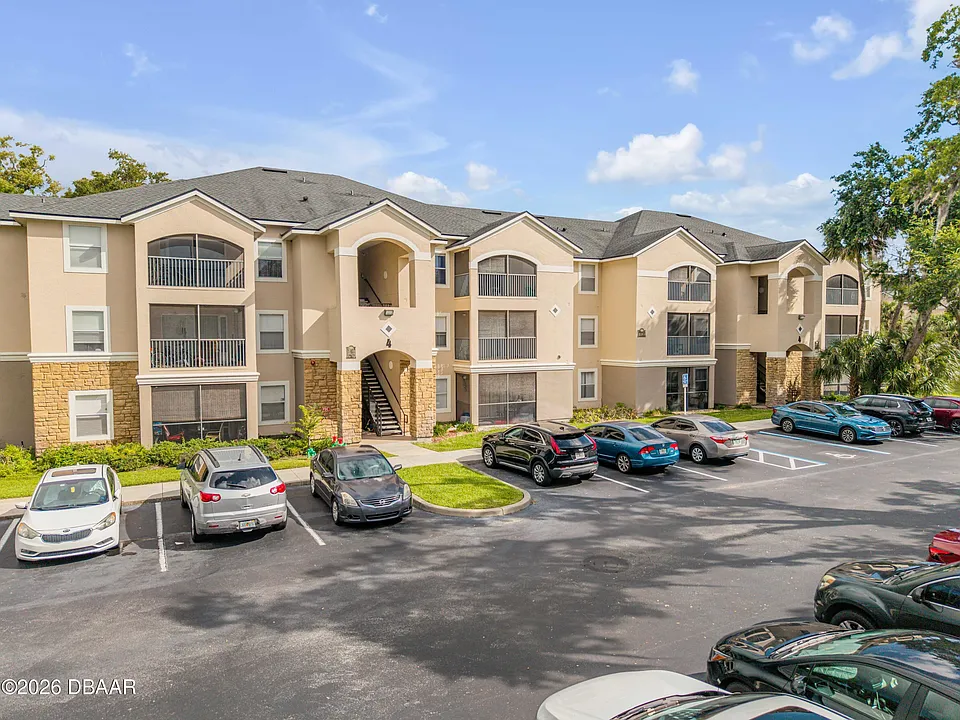 940 Village Trl #4-306