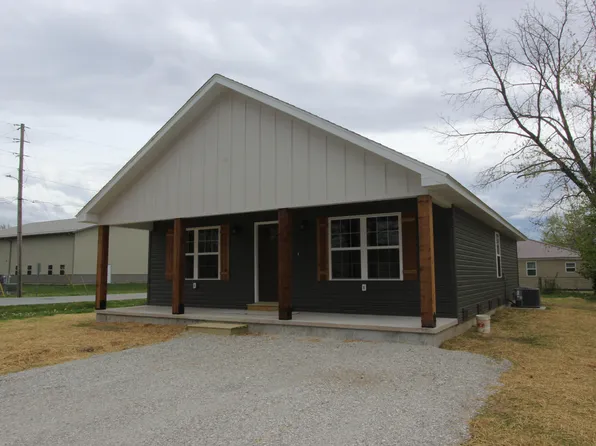 404 W Thoroughfare Street, Seymour, MO 65746