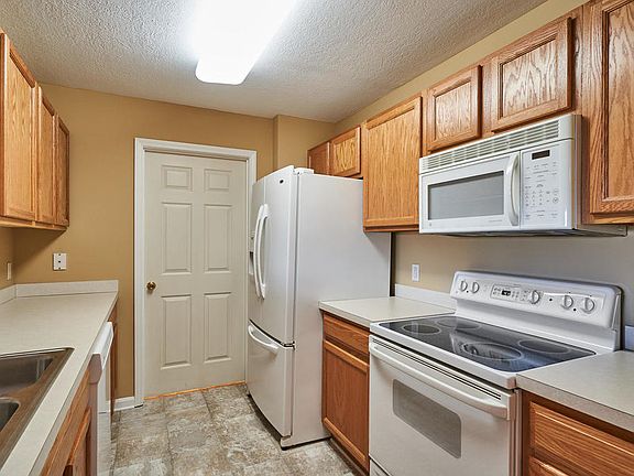 4th image of 3371 Lenox Village Dr Unit 158