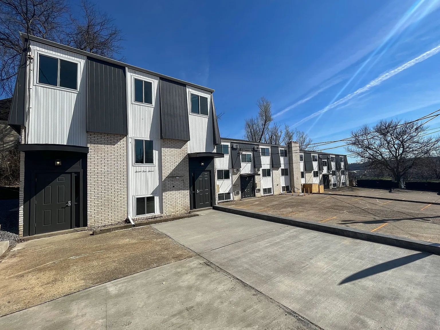 Riverview Terrace Apartments — Photo 1