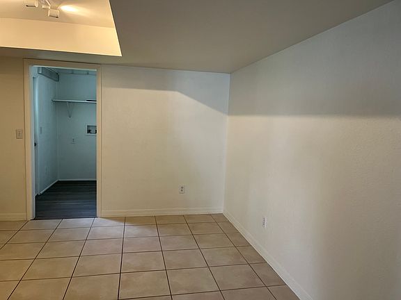 5th image of 423 Columbus Ave